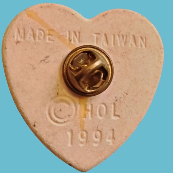 Heart Shaped Jesus Is The Heart Of The Season Ceramic Pin Christian Christmas - Picture 3 of 3